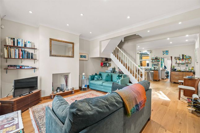 Holly Road, Hampton photo 3
