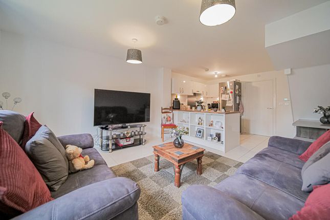 42, Maitland Place, Melksham photo 2