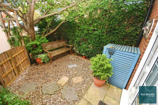 11, Elsinore Gardens, Childs Hill photo 2