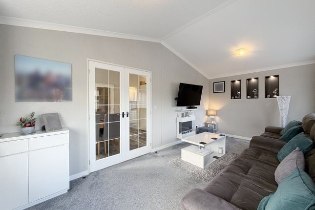 17 Bucklesham Park, The Heath, Ipswich photo 3