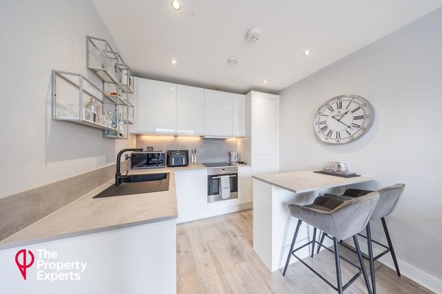 Flat Flat 202, Cygnet House, Drake Way, Reading photo 2