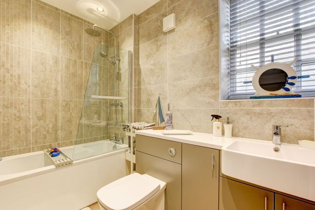 Flat for sale in Sandsend Road, Whitby