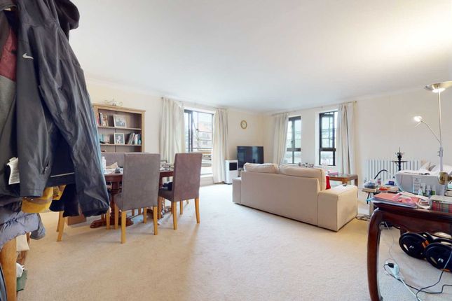 Flat 38 Huntsmore House, Pembroke Road, London photo 3