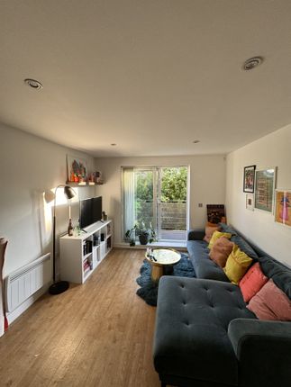 Flat to rent in Rosegate House, 3 Hereford Road, London