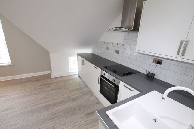 Flat to rent in Connaught Road, Roath, Cardiff