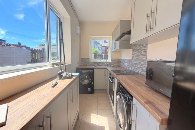8, Sutton-in-Ashfield photo 2