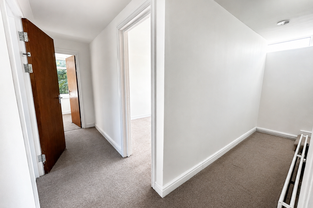 12, Moorholme, WOKING photo 2