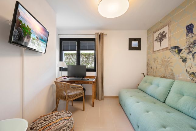 Apartment for sale in Camp De Mar, South West, Mallorca