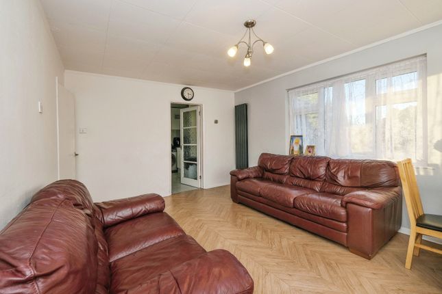 Flat for sale in Horseshoe Crescent, Camberley