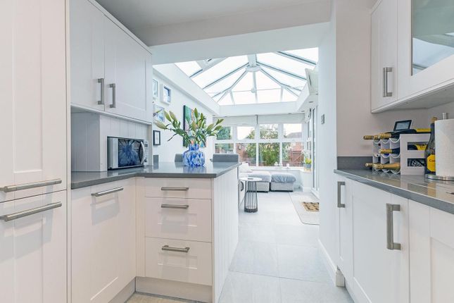 89 Cranbrook Drive, Maidenhead photo 3