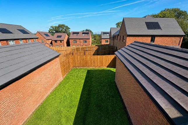 26, Lewes Drive, Stafford photo 5