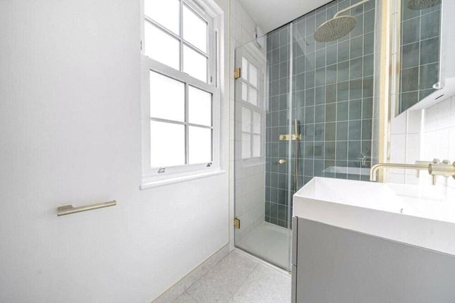 Flat 3, 2, Windmill Street, London photo 4