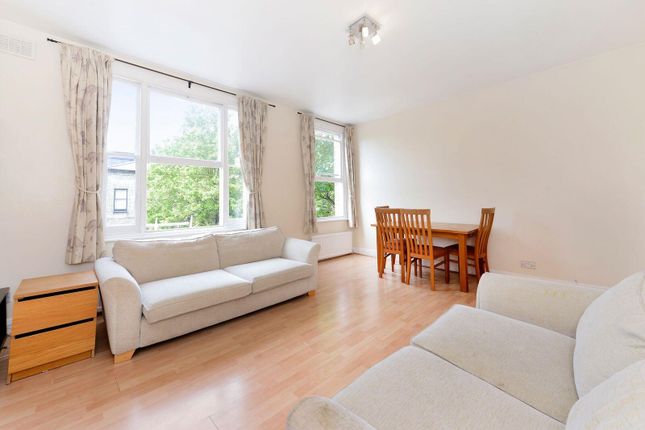 Flat to rent in Oxford Road, Ealing