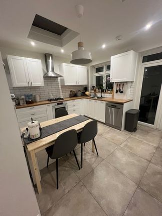 16, Green Road, London photo 2
