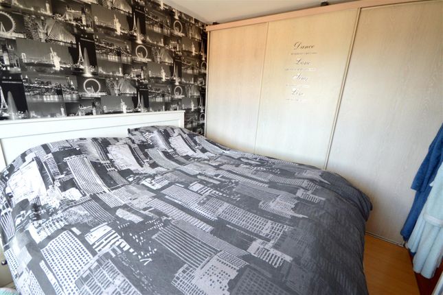 82, Rowan Tree Road, Sheffield photo 4