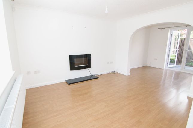 16 Beddome Way, Cheltenham photo 2