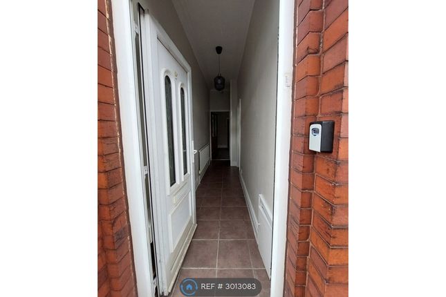 Whitegate Lane, Chadderton, Oldham photo 2