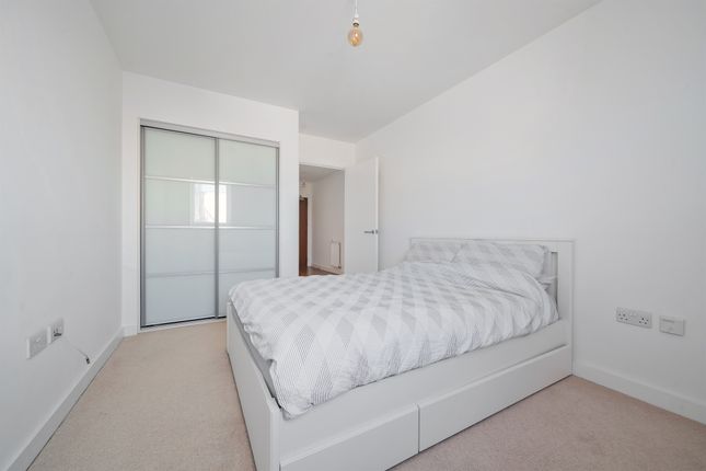 Flat 38, Attlee Court, 1230, High Road, London photo 4