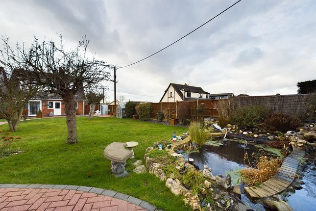 Thumbnail Detached house for sale in Highlands Road, Bowers Gifford Basildon