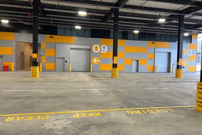 Warehouse to let in Creek Road, Barking