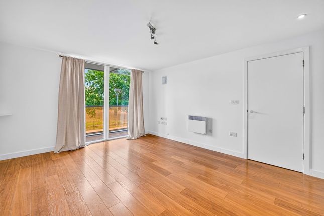 Flat 5, Fyfe House Chadwell Lane, London photo 3