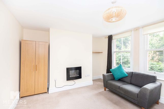 Flat Flat 3, 9, Westerham Road, Bournemouth photo 2