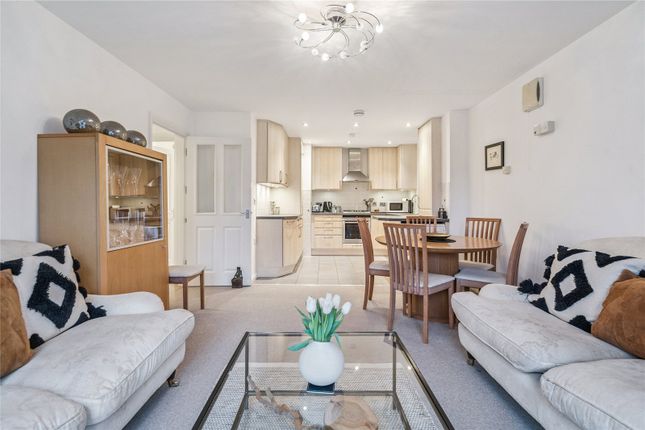 Flat 1 Derwent House, 36, Dedmere Road, Buckinghamshire photo 4