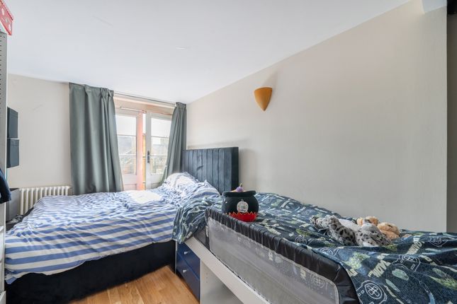 Flat 111, Globe Wharf, 205, Rotherhithe Street, London photo 3