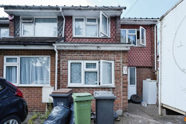 Thumbnail Semi-detached house for sale in Marsh Road, Leagrave, Luton