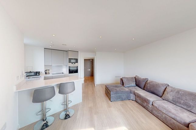 Flat 301, Pinnacle Apartments, Croydon photo 2