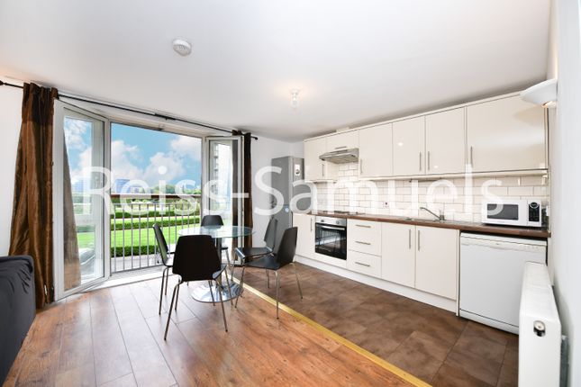 Thumbnail Flat to rent in Edison Building, Millennium Harbour, Canary Wharf, London