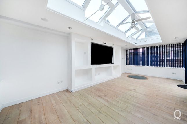 2 Trouts Farm,, Plough Road, Sheerness photo 2