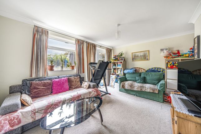 52, Richmount Gardens, London photo 4
