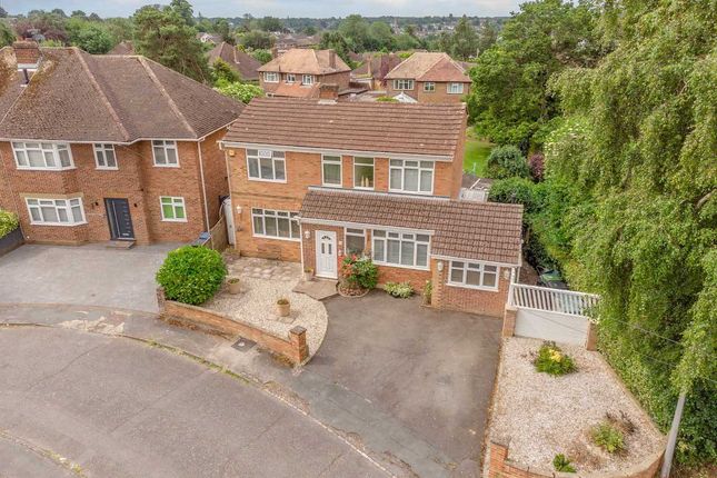 Thumbnail Detached house for sale in The Dell, Chalfont St Peter