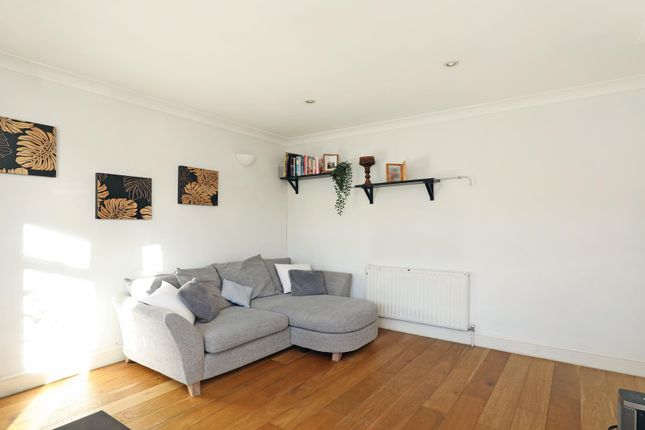 Flat for sale in Junction Road, Ealing