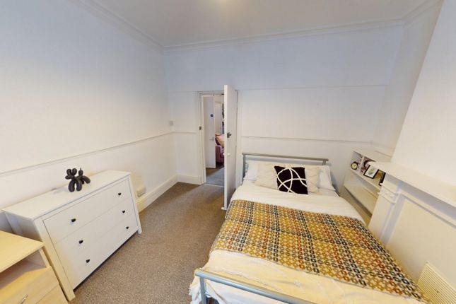 Grimsby Terrace, Nottinghamshire photo 4