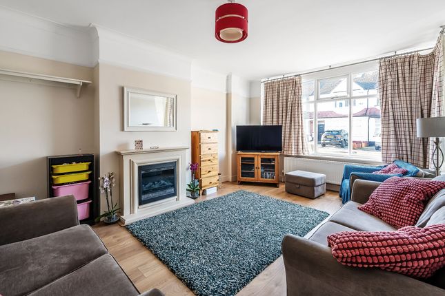 3 Waddon Close, Croydon photo 3