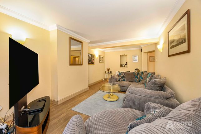 38 Birch Road, Romford photo 4