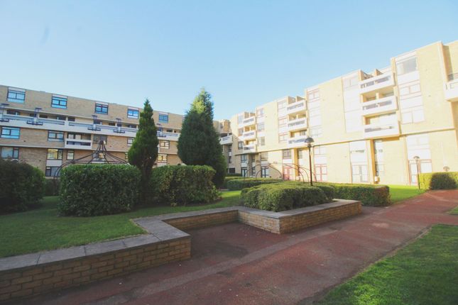 Flat for sale in Collingwood Court, Washington