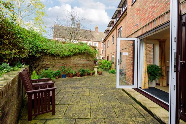 Flat for sale in Russell Court, Midhurst