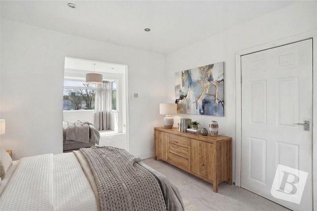 41, Tennyson Way, Hornchurch photo 4