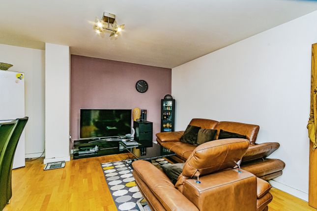 Thumbnail Flat for sale in Radnor House, 1272 London Road, London