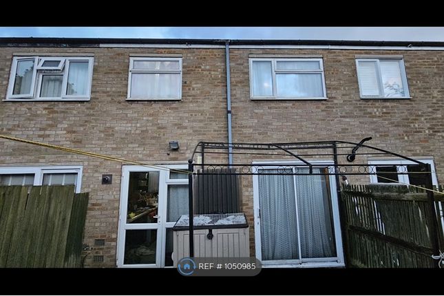 Coventry Close, Stevenage photo 2