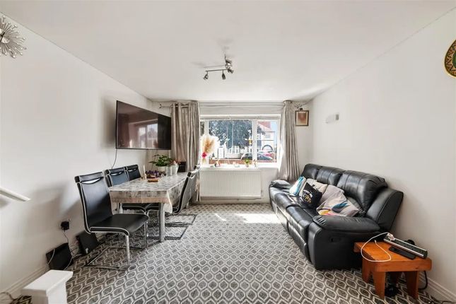 3 Gothic Court, High Street, Hayes photo 5