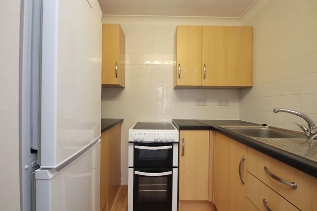 Flat to rent in Homefern House, Cobbs Place, Margate