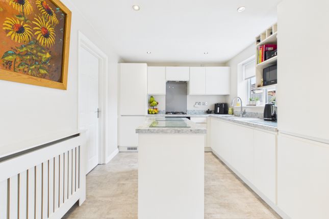 4, HOLME FARM WAY, PONTEFRACT photo 4