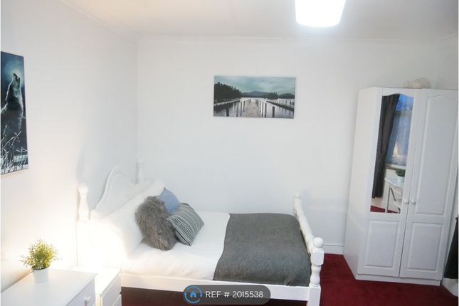Thumbnail Room to rent in Eastern Avenue, Ilford