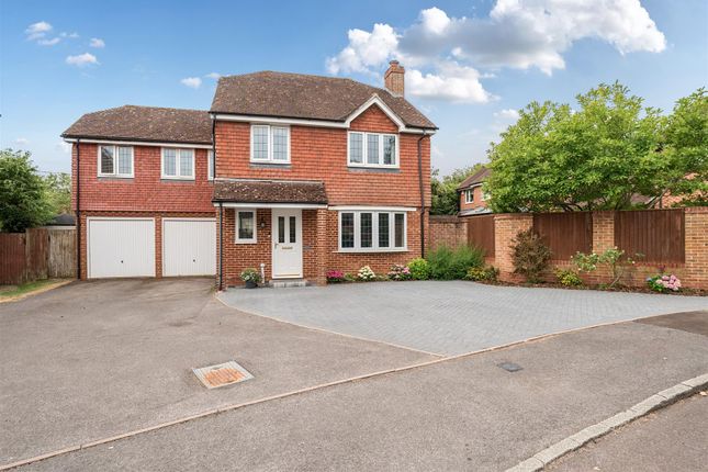 5-bed house on 52, Cranesfield, Basingstoke, £750,000