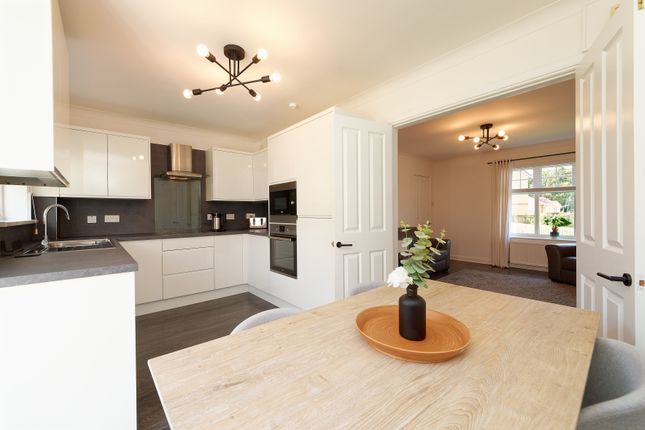 42, Alloway Drive, Paisley photo 4