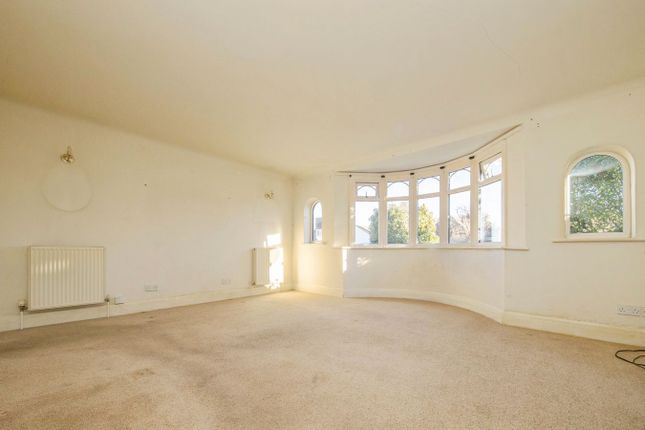 1, Mountview Road, Clacton-on-Sea photo 3